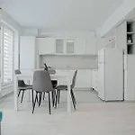 Giorgia And Ary Apartament *
